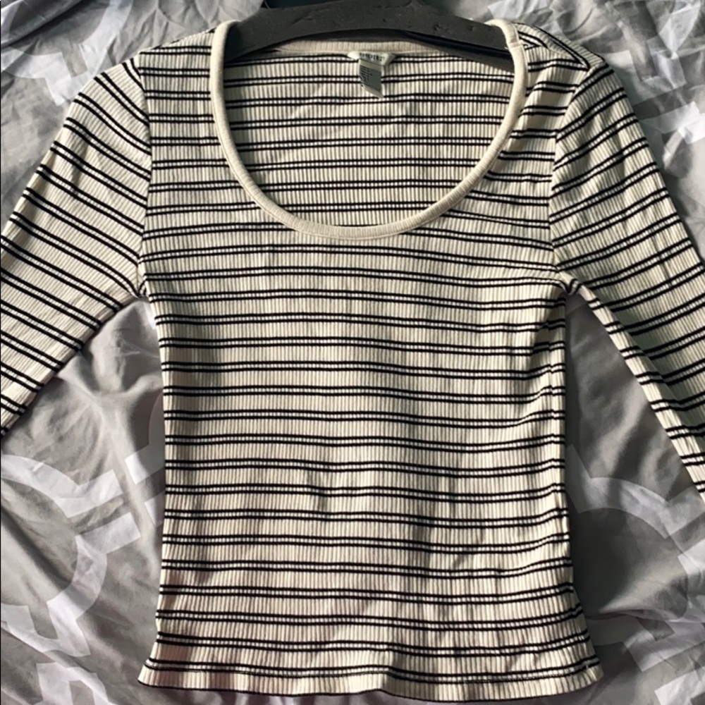 striped 3/4 sleeve top